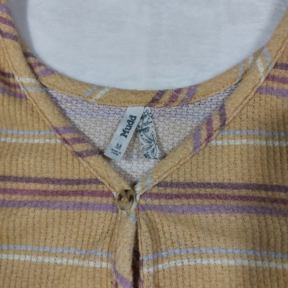 MUDD WOMEN’S STRIPED BUTTON FRONT TIE FRONT CROPPED TANK TOP SIZE MEDIUM - Picture 2 of 6